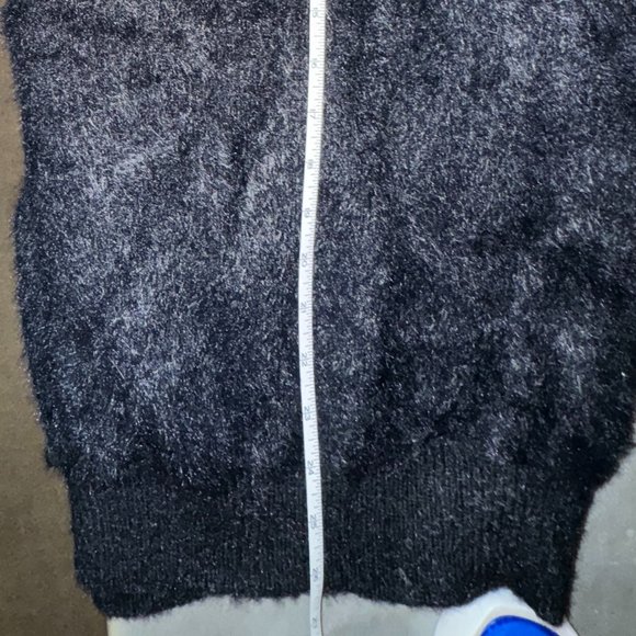 Men's Plush Contrast Color Jacquard Sweater US Size S - 21" Wide / Black NWOT - Picture 4 of 4